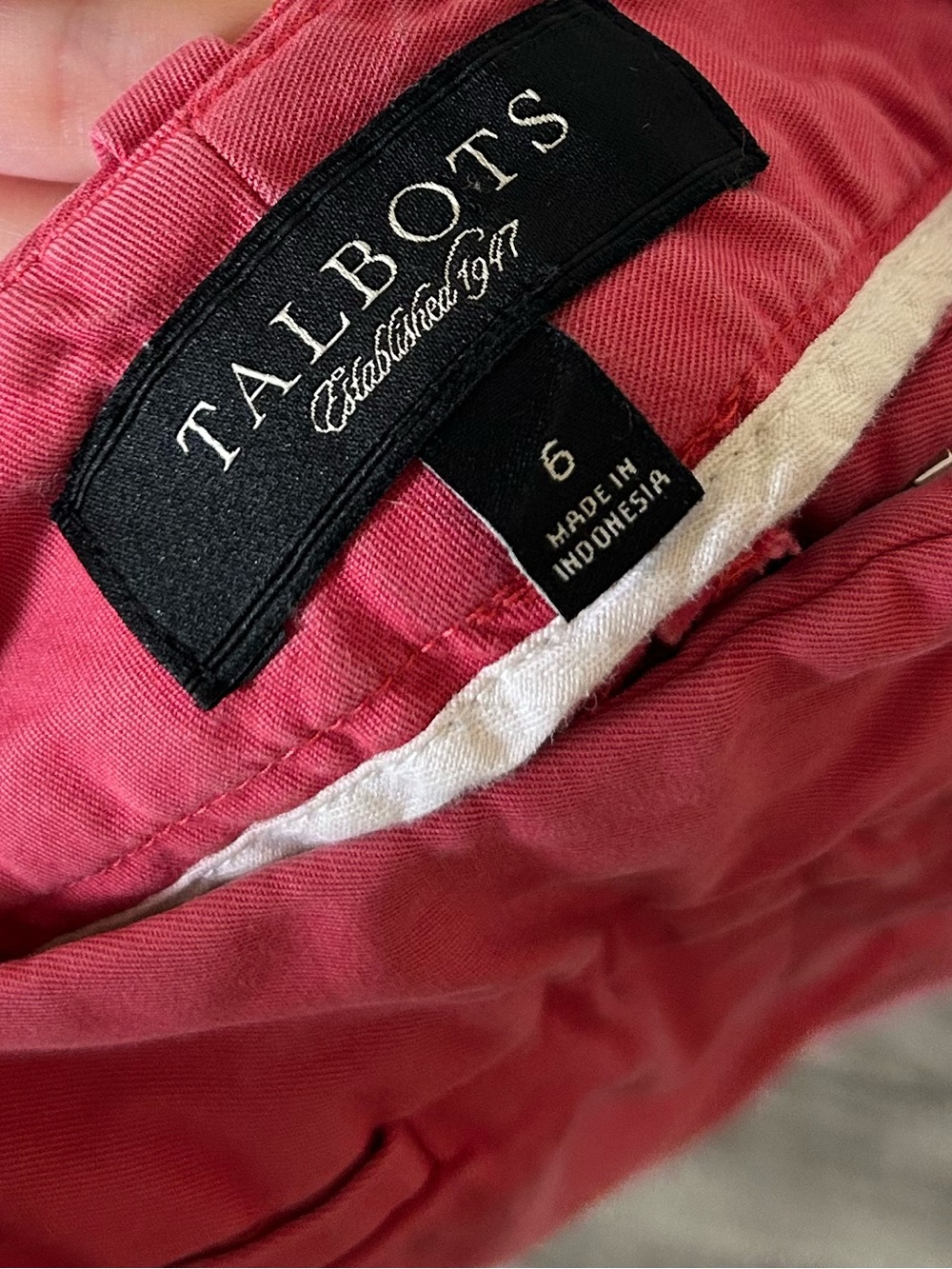 Talbots Bright Red Flat Front Bermuda Shorts – Size 6 - Picture 5 of 8